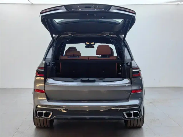 BMW X7 — Фото автомобиля 6