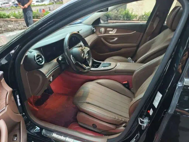 Mercedes-Benz E-Class — Фото автомобиля 6