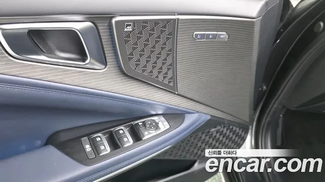 Kia K8 The New K8 3.5 Бензин 4WD — Фото автомобиля 25