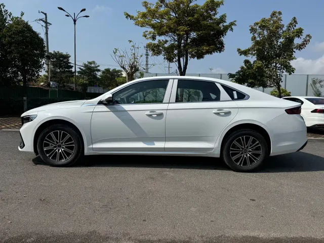 Geely Xingrui — Фото автомобиля 7