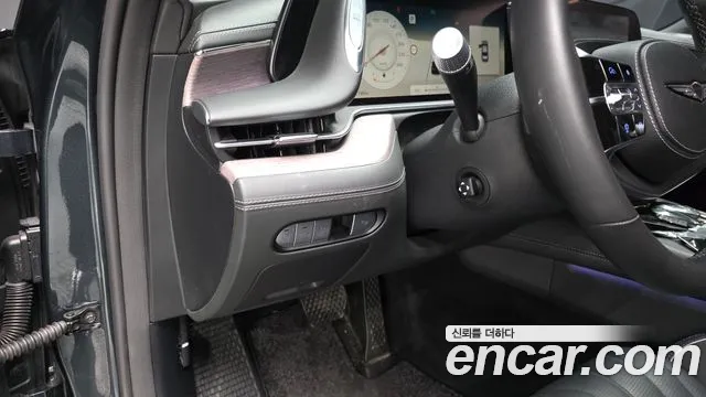Genesis G90 Бензин 3.5 турбо AWD — Фото автомобиля 10