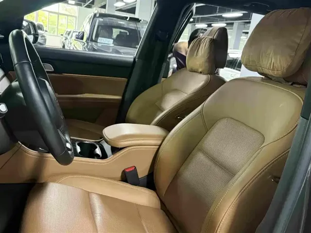 Li Auto Li ONE 2021 Extended Range 6-Seater — Фото автомобиля 11