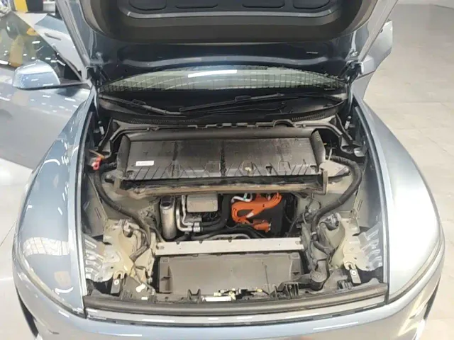 Tesla Model Y — Фото автомобиля 17
