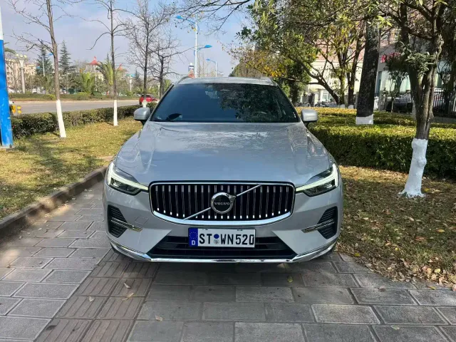 Volvo XC60 — Фото автомобиля 2