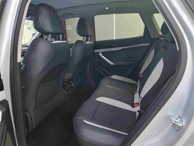 Geely Boyue L — Фото автомобиля 5