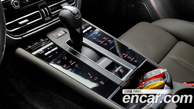 Porsche Macan — Фото автомобиля 9