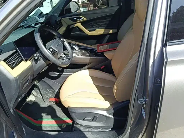 Roewe RX5 — Фото автомобиля 14