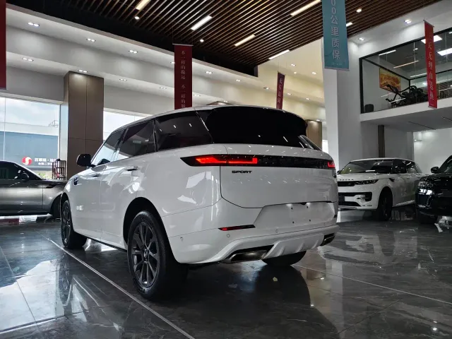 Land Rover Range Rover Sport — Фото автомобиля 17