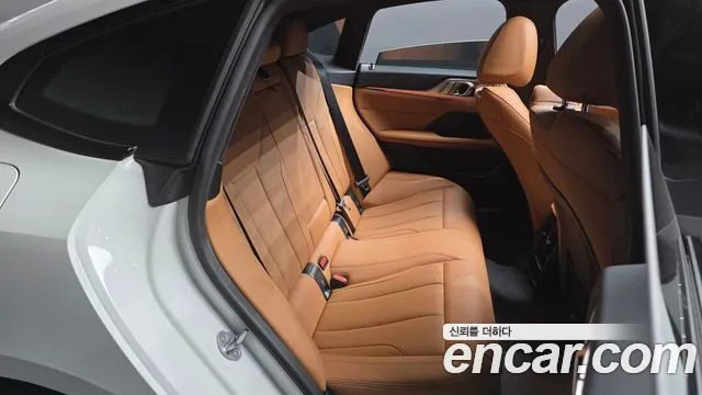BMW i4 — Фото автомобиля 17