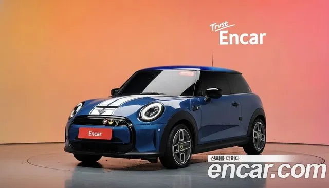 Фотография автомобиля — MINI Cooper Electric