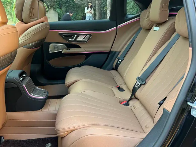Mercedes-Benz E-Class — Фото автомобиля 10