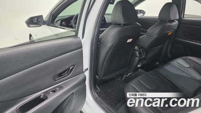 Hyundai AVANTE Новый Avante (CN7) — Фото автомобиля 18