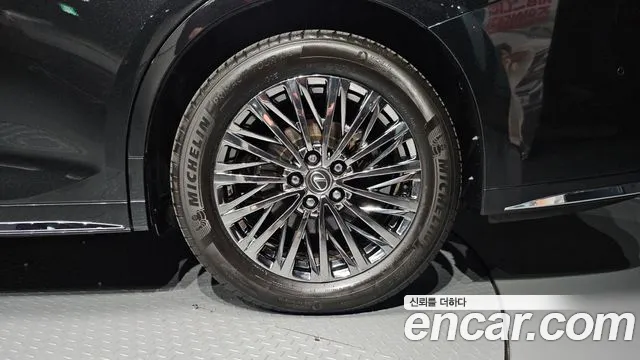 Lexus LM — Фото автомобиля 16