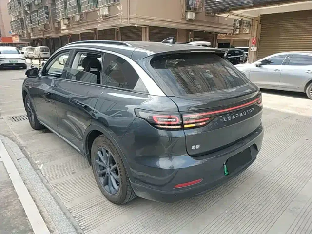 Leapmotor C11 — Фото автомобиля 4