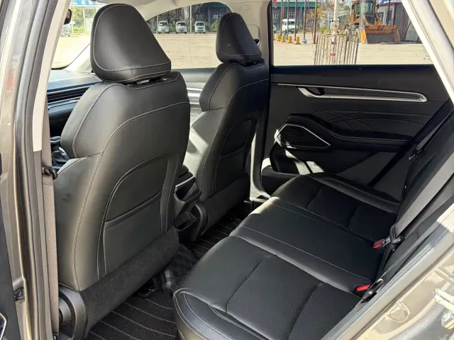 Geely Emgrand — Фото автомобиля 7