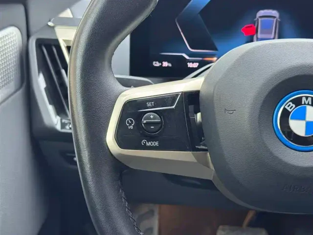 BMW iX M60 — Фото автомобиля 15