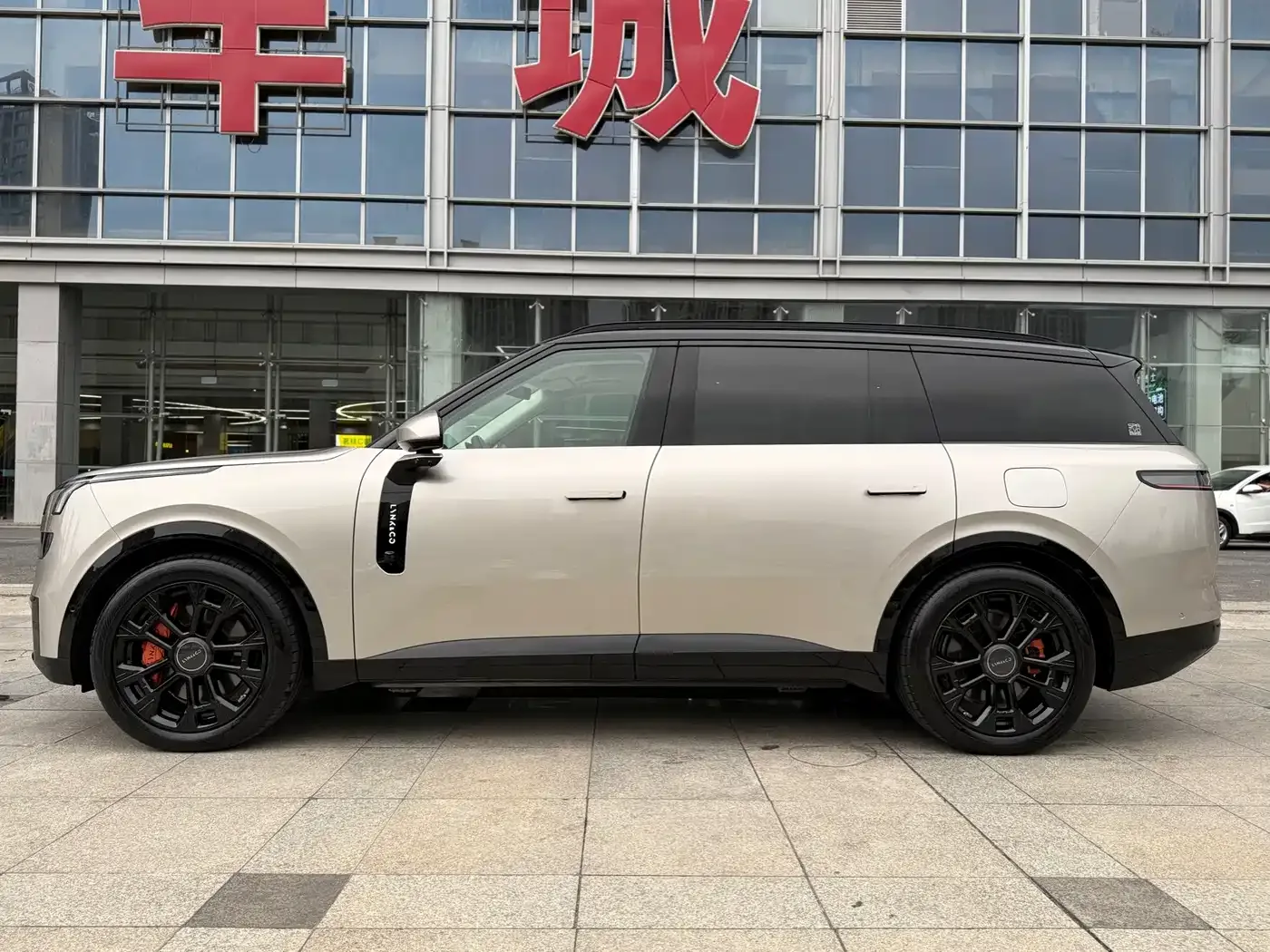 Lynk & Co Lynk & Co 900 2025 2.0T Ultra — Фото автомобиля 3