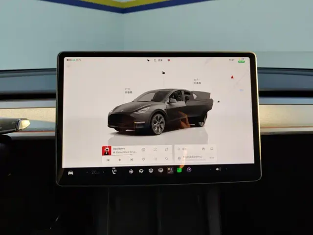Tesla Model Y — Фото автомобиля 13