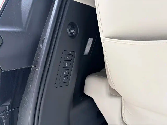 Lexus LM — Фото автомобиля 19