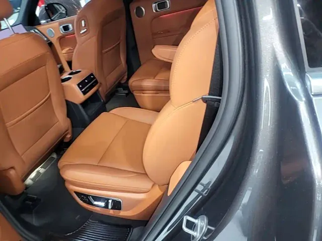 Li Auto L8 — Фото автомобиля 16
