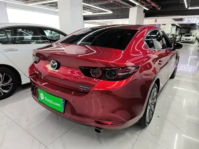 Mazda Axela — Фото автомобиля 4