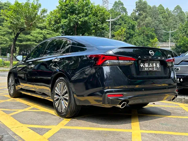 Nissan Teana — Фото автомобиля 6
