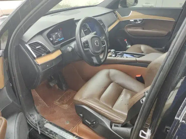 Volvo XC90 — Фото автомобиля 9