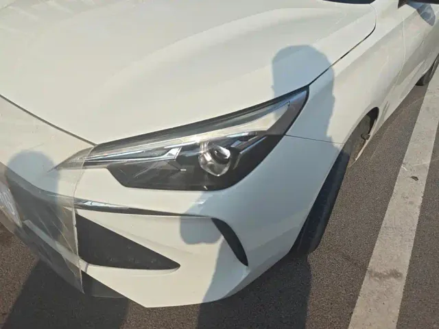 Roewe i5 — Фото автомобиля 5