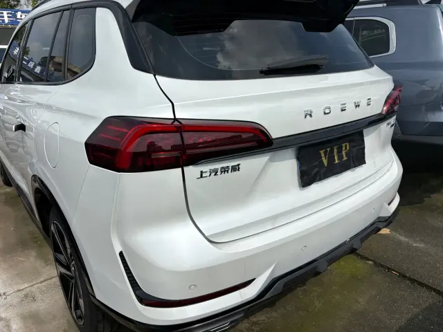 Roewe RX5 Max — Фото автомобиля 10