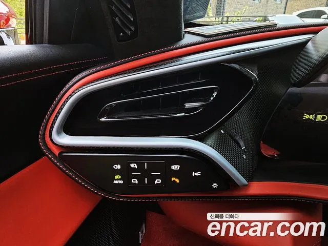 Ferrari 296 296 GTS — Фото автомобиля 11