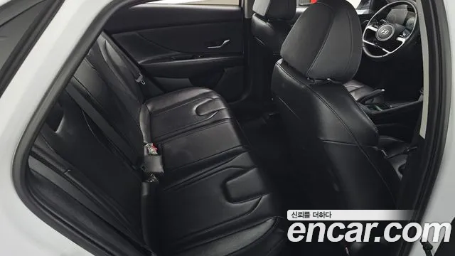 Hyundai AVANTE Avante (CN7) — Фото автомобиля 12