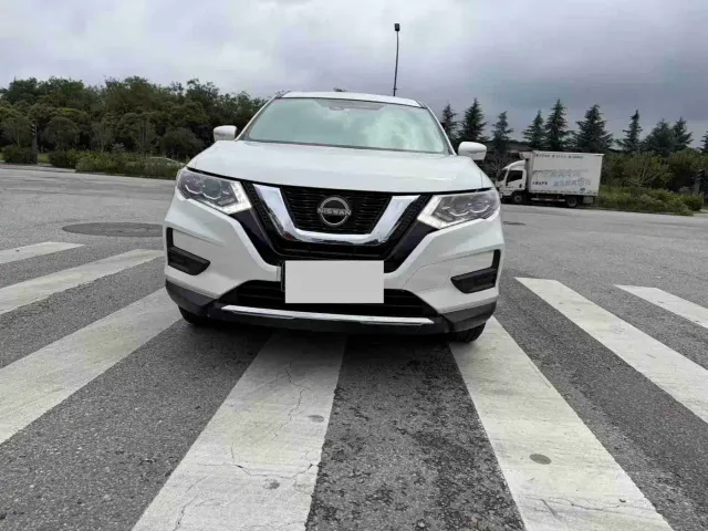 Nissan X-Trail — Фото автомобиля 2