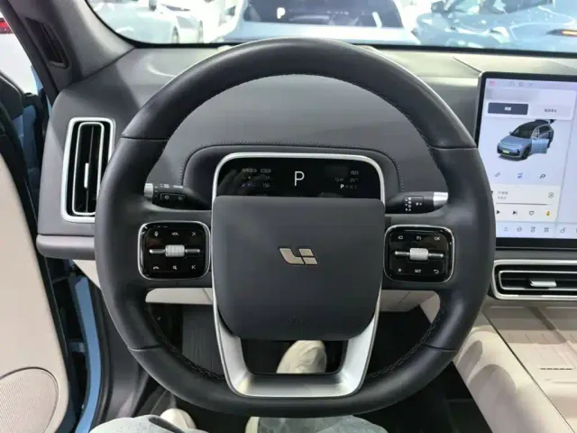Li Auto L7 — Фото автомобиля 10