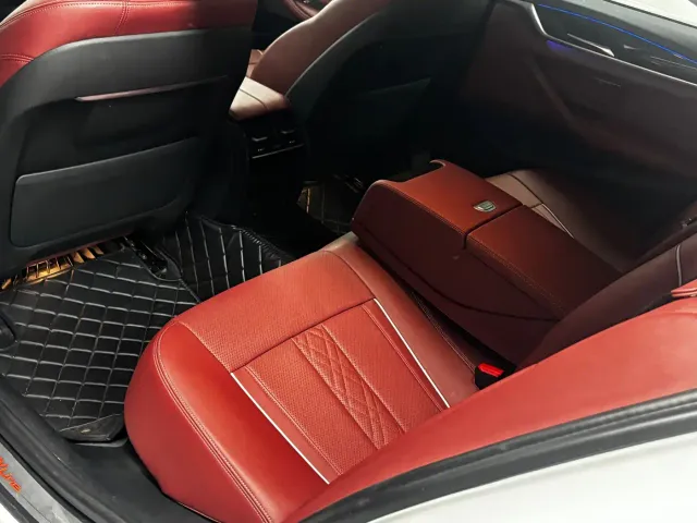 BMW 5 Series — Фото автомобиля 9