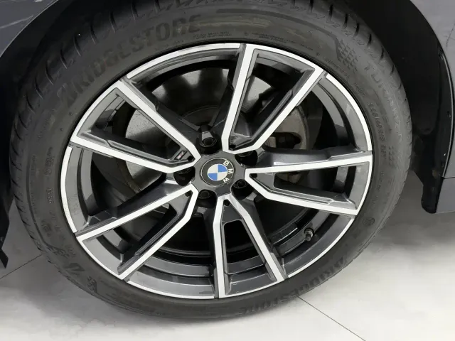 BMW 3 Series — Фото автомобиля 8