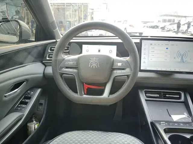 BYD Qin L — Фото автомобиля 10