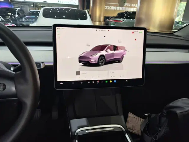 Tesla Model Y — Фото автомобиля 12