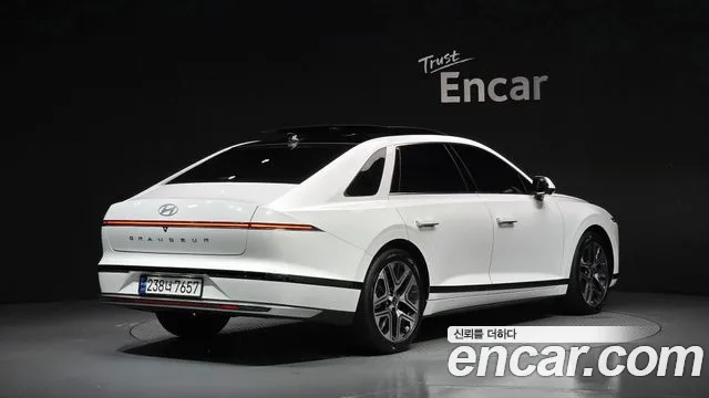 Hyundai Grandeur Grandeur (GN7) 2.5 Бензин 2WD — Фото автомобиля 2