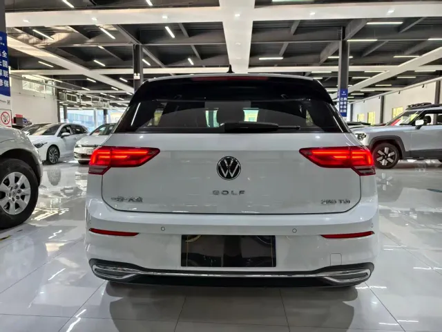 Volkswagen Golf — Фото автомобиля 7