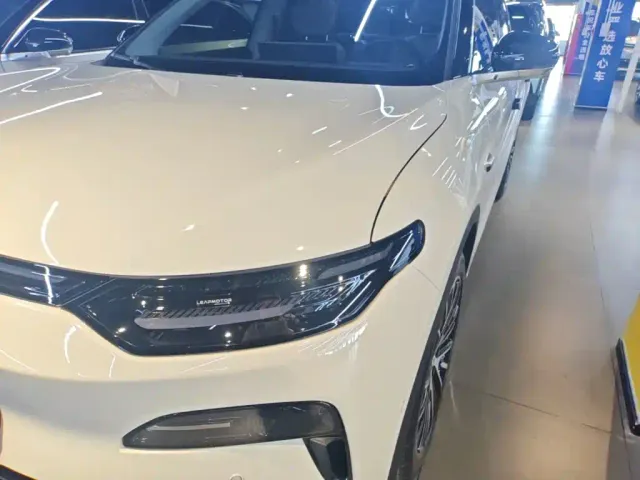 Leapmotor C11 — Фото автомобиля 23