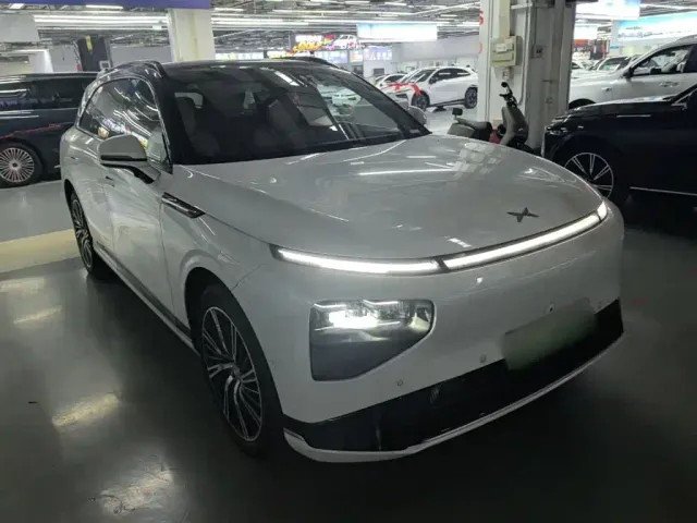Xpeng G9 — Фото автомобиля 3