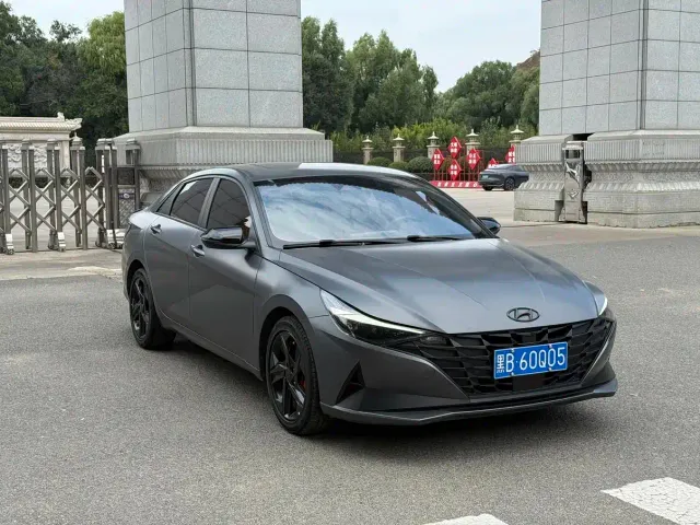 Hyundai Elantra 2022 1.5L CVT 20th Anniversary Edition — Фото автомобиля 3