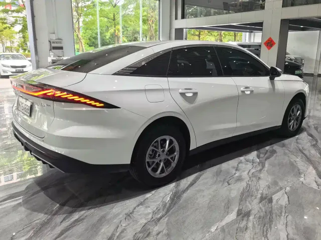 Geely Galaxy L6 — Фото автомобиля 20