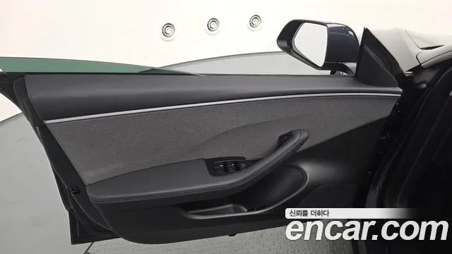 Tesla Model 3 — Фото автомобиля 13