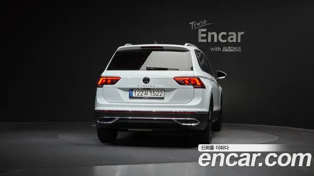 Volkswagen Tiguan Tiguan 2 поколение 2.0 TDI Premium — Фото автомобиля 4
