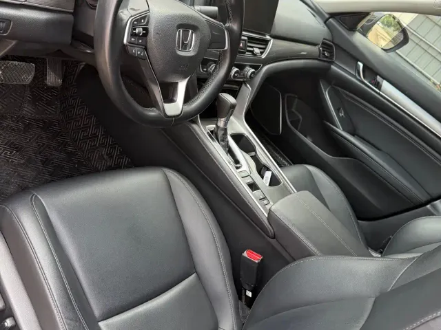 Honda Accord — Фото автомобиля 6