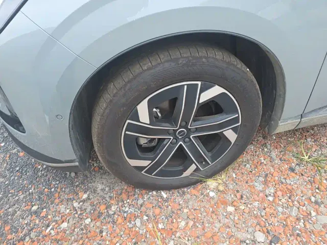 Volvo XC70 Plug-in Hybrid — Фото автомобиля 22
