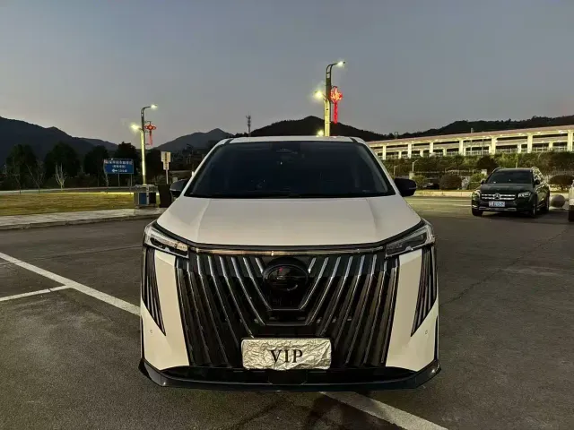 GAC Trumpchi M8 — Фото автомобиля 2