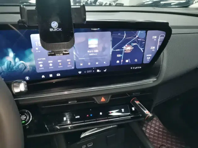 Buick Envision Plus — Фото автомобиля 12