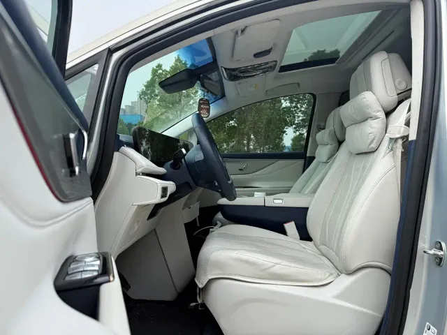 Buick Buick GL8 New Energy 2024 Land Honor Luxury Edition 6-Seater — Фото автомобиля 4